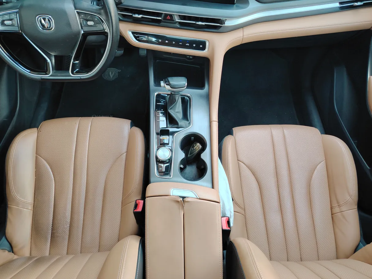Car image 18