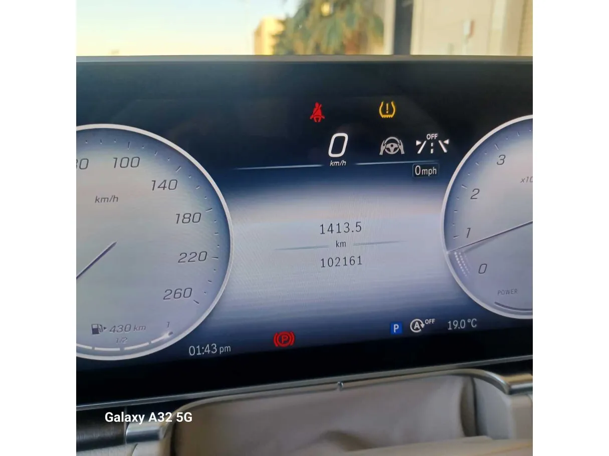 Car image 25