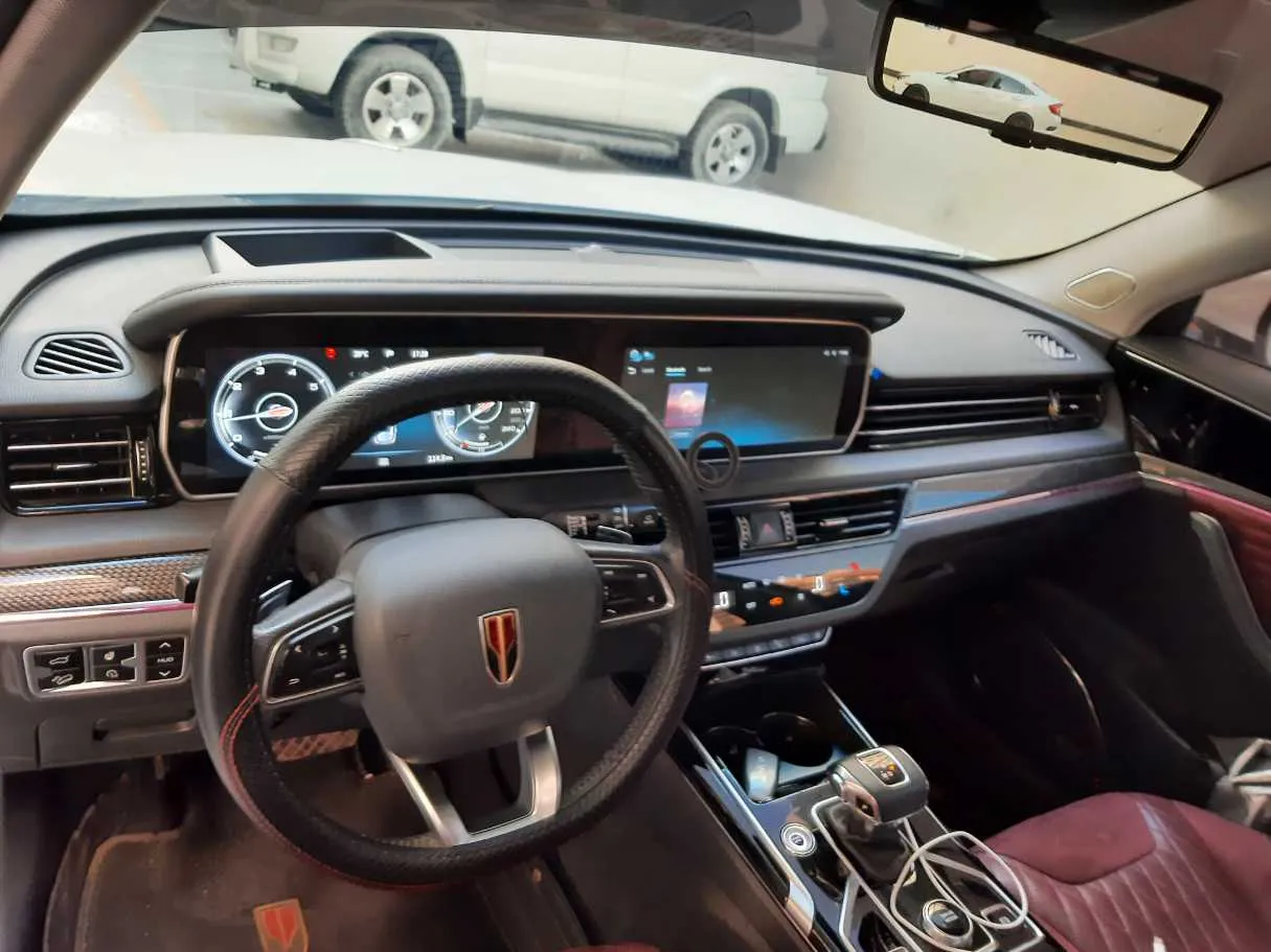 Car image 11