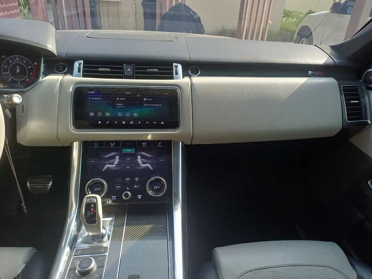 Car image 16
