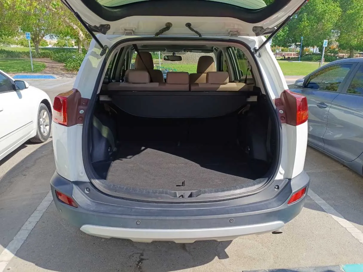Car image 20