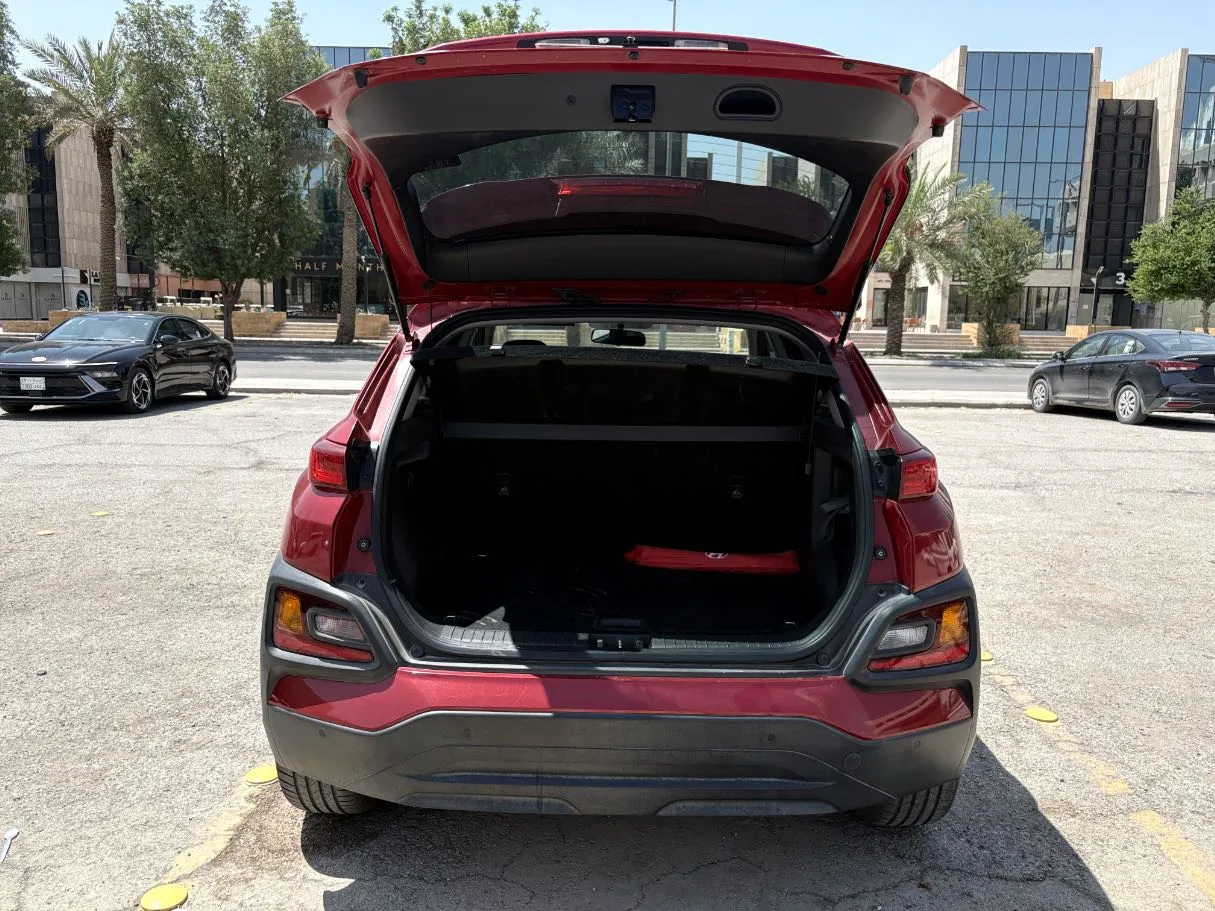 Car image 24