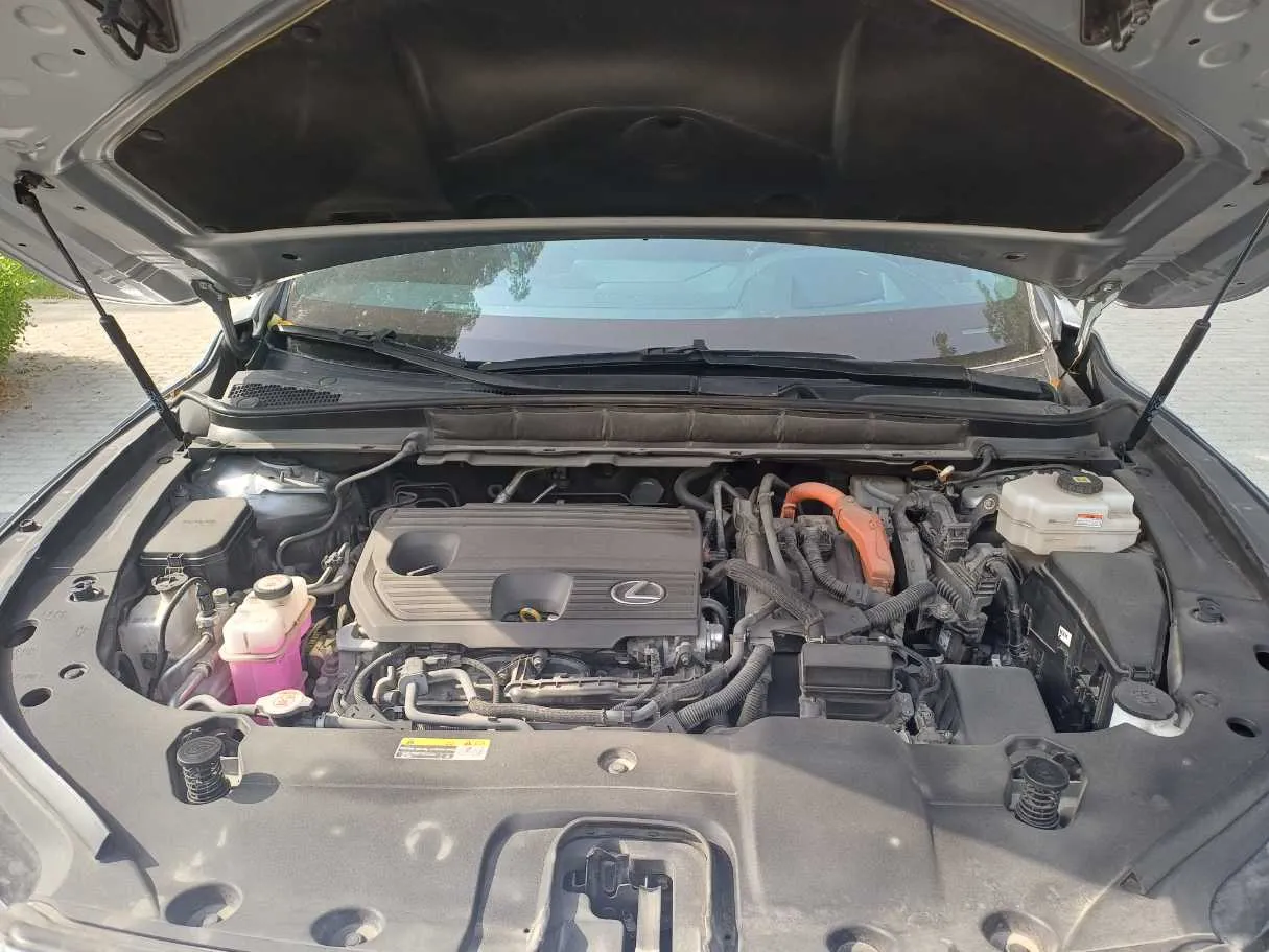 Car image 27