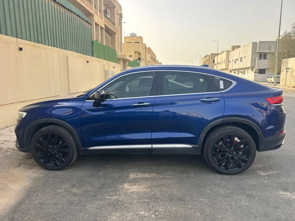 Car image 8