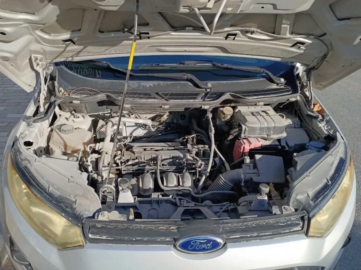 Car image 10