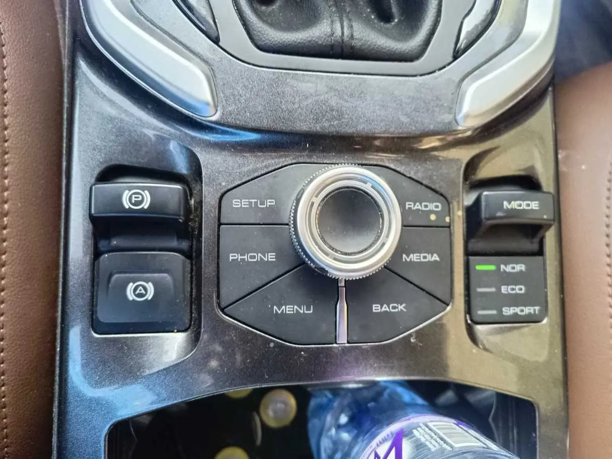Car image 22