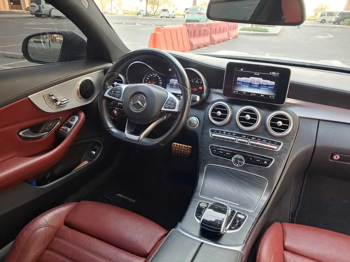 Car image 17