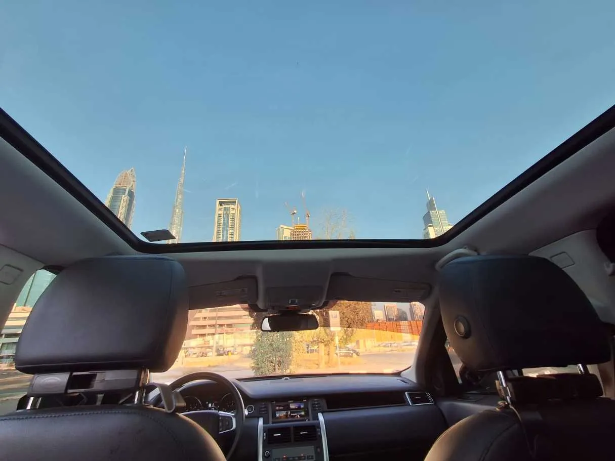 Car image 17