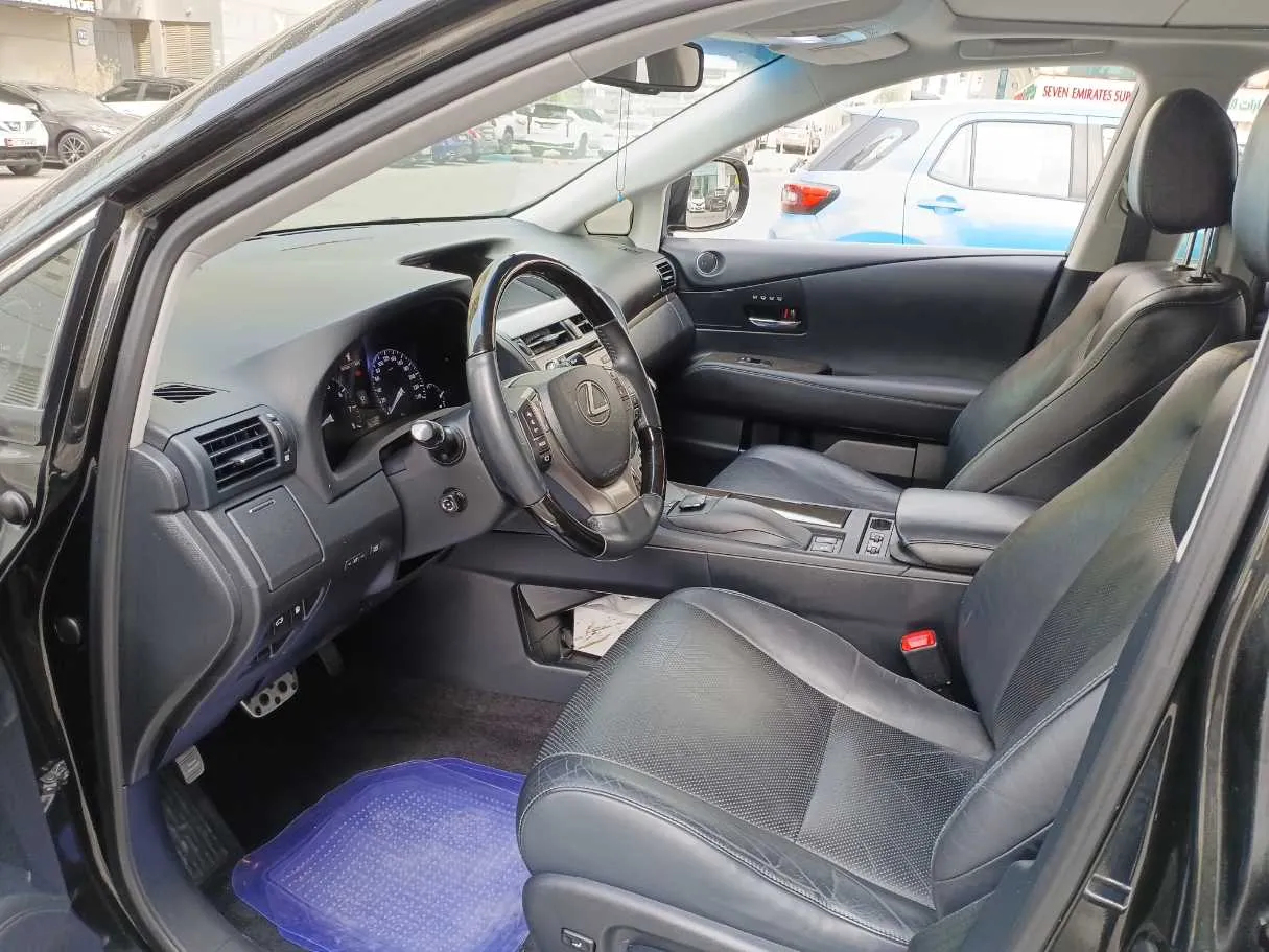 Car image 11