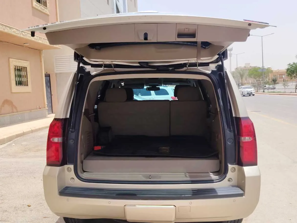 Car image 23
