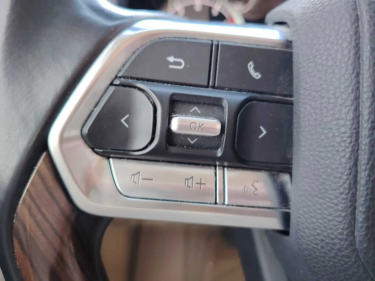 Car image 28