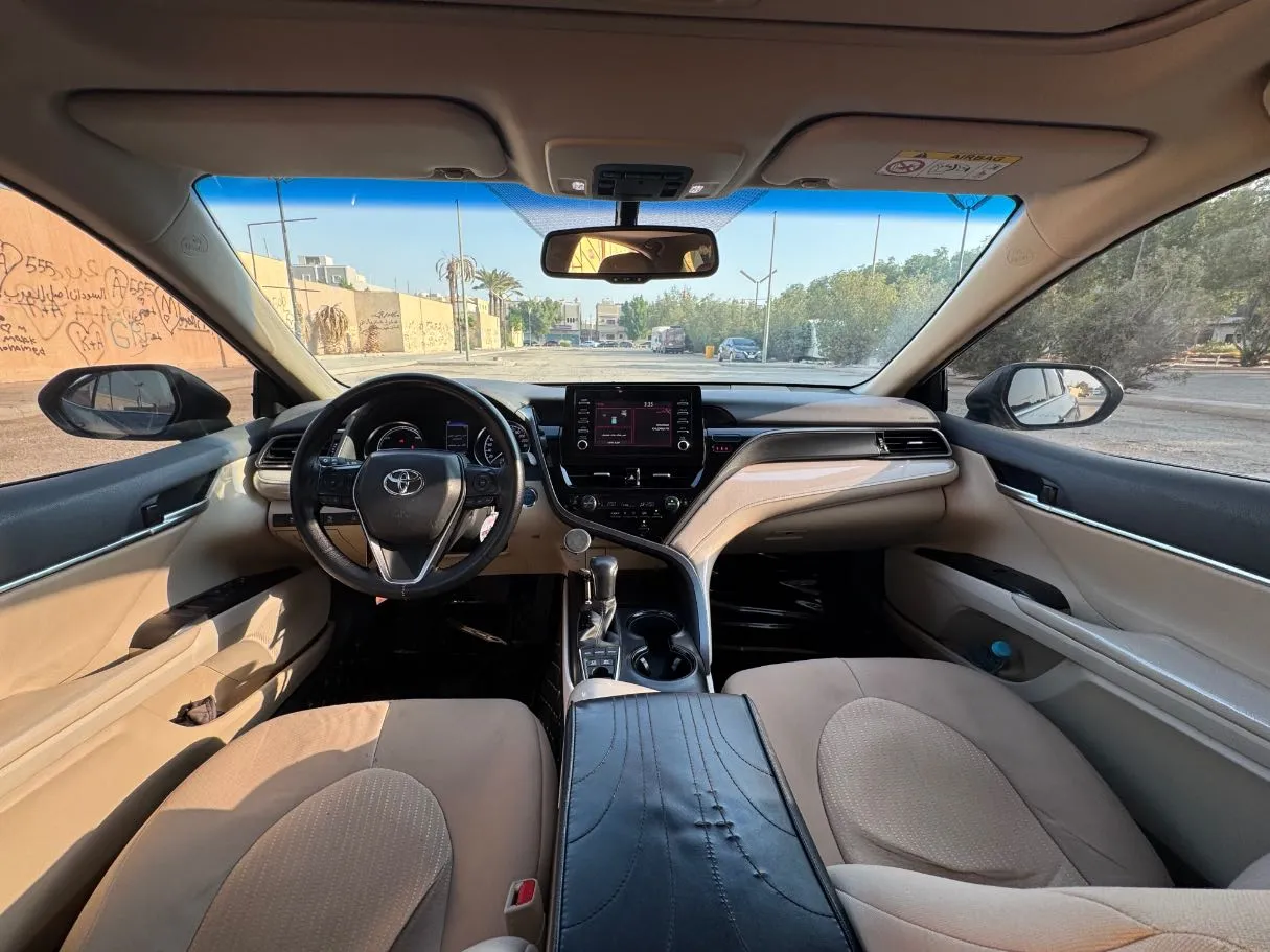 Car image 15