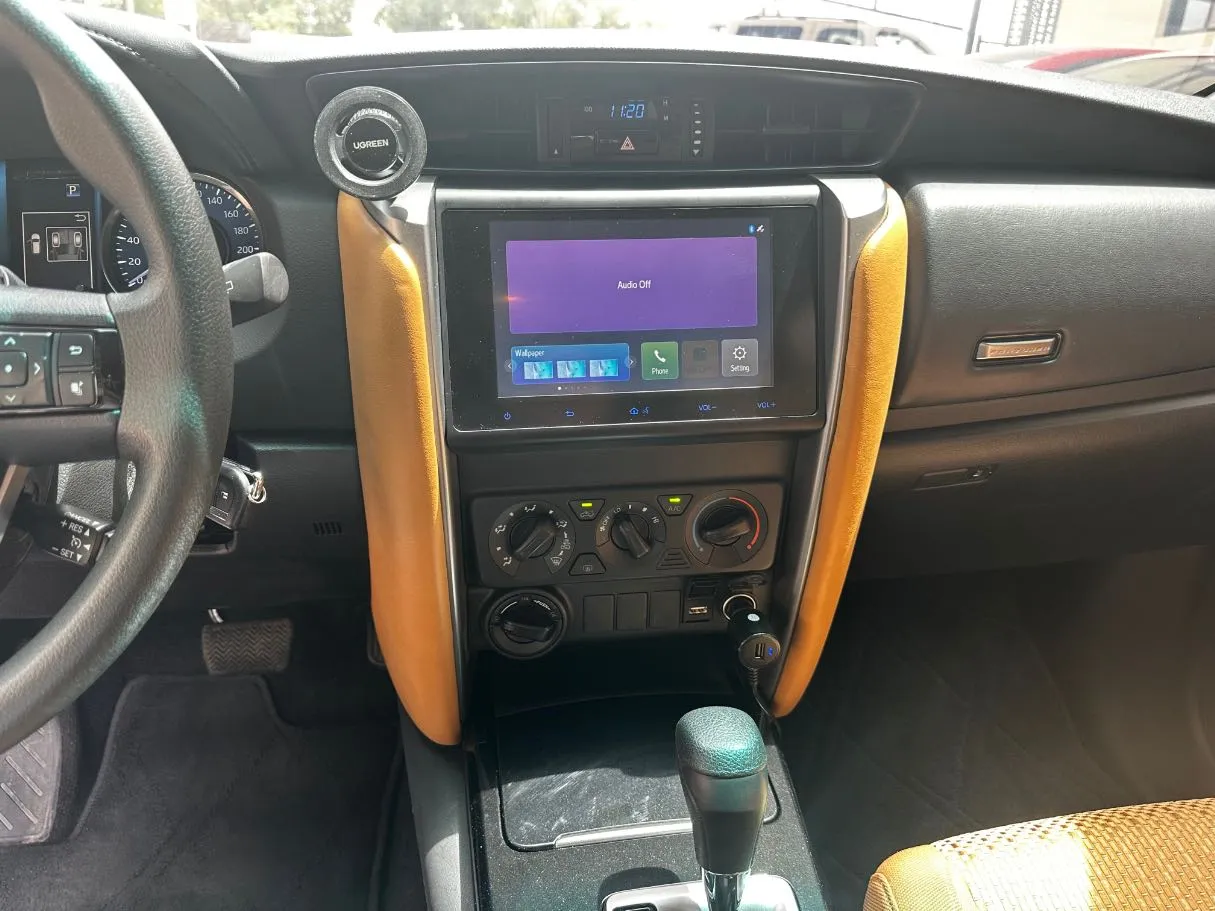 Car image 18