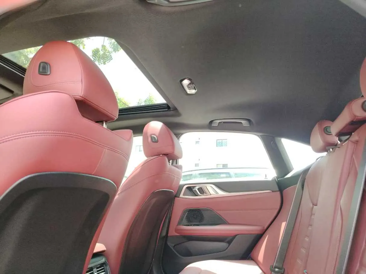 Car image 19