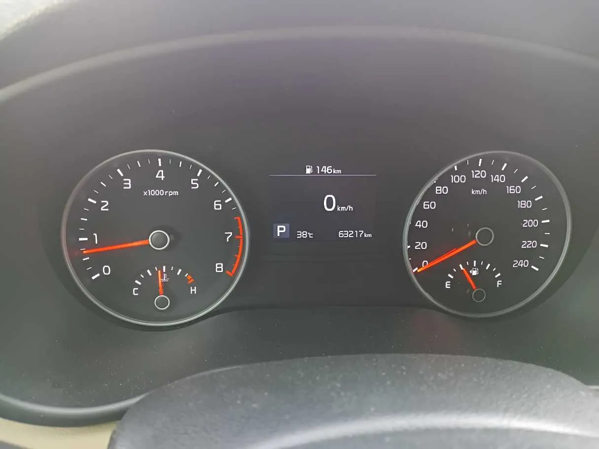 Car image 19