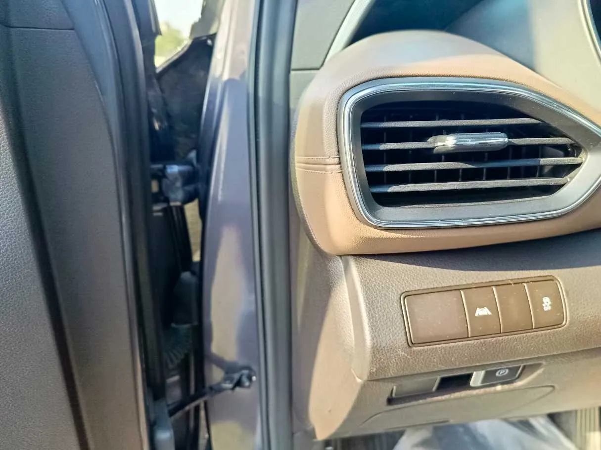 Car image 33