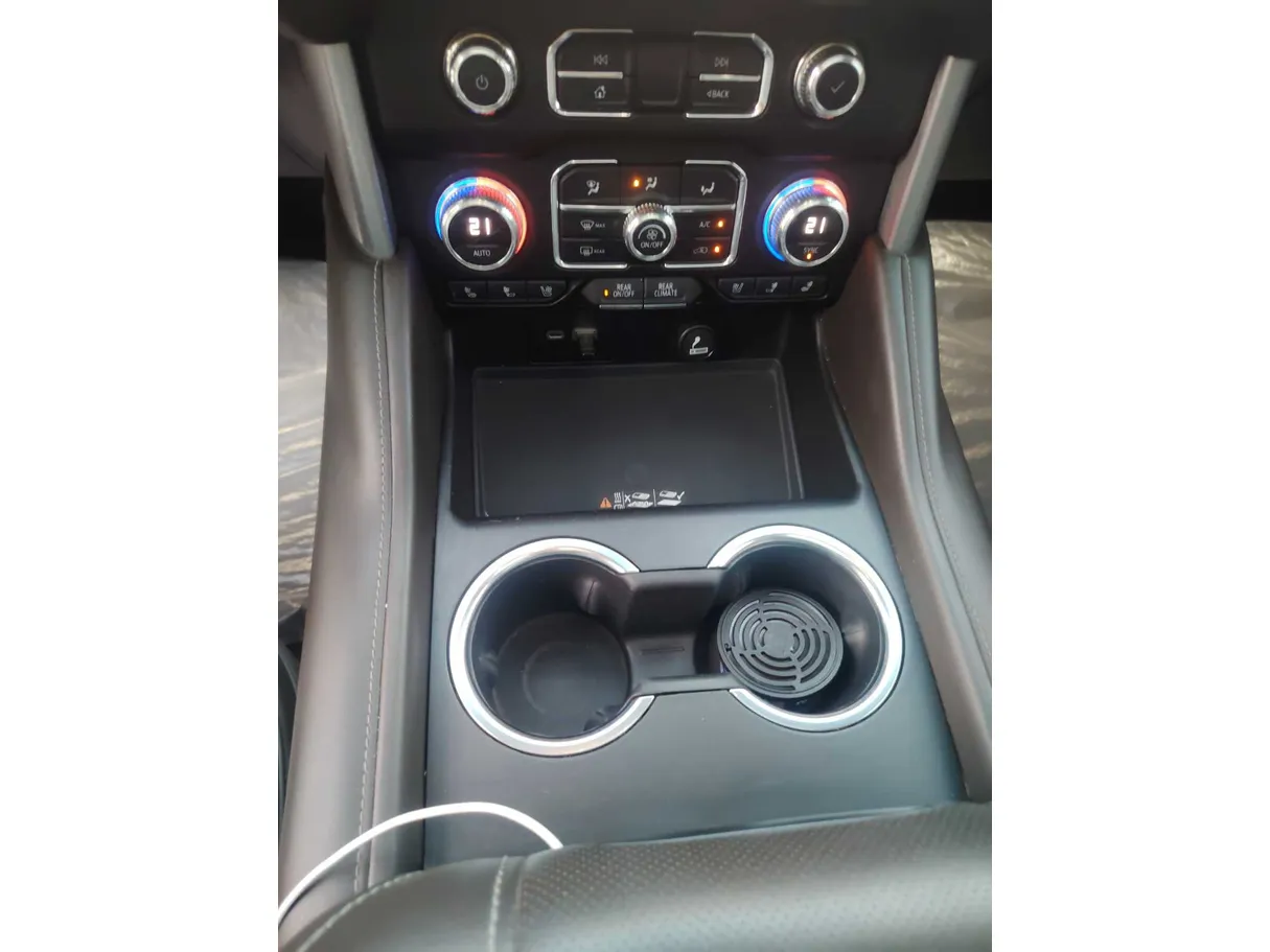 Car image 23