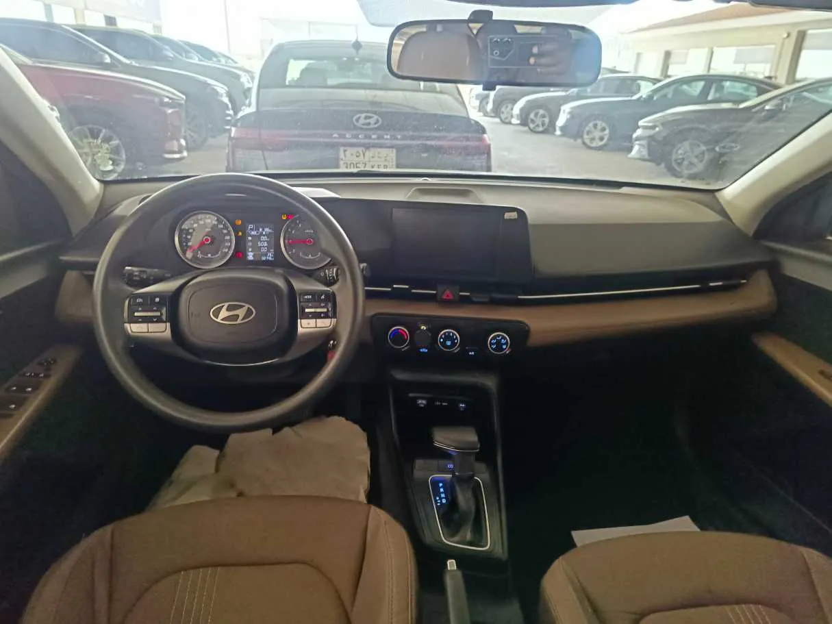 Car image 26
