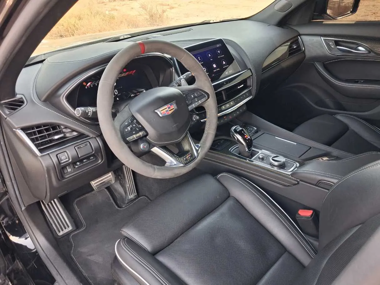 Car image 11