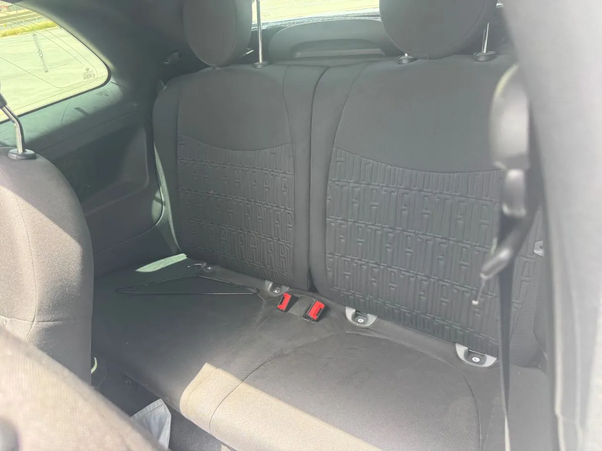 Car image 12