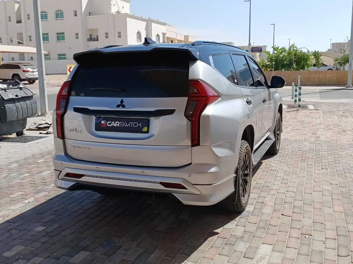 Car image 5