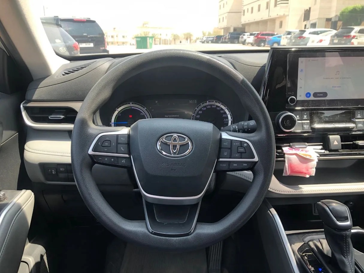 Car image 18