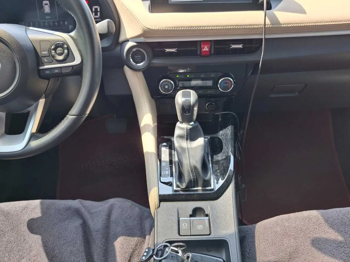 Car image 16