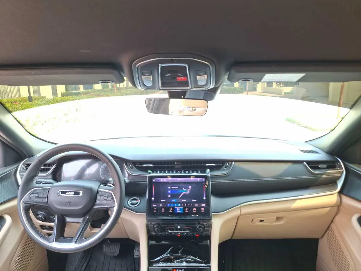 Car image 17