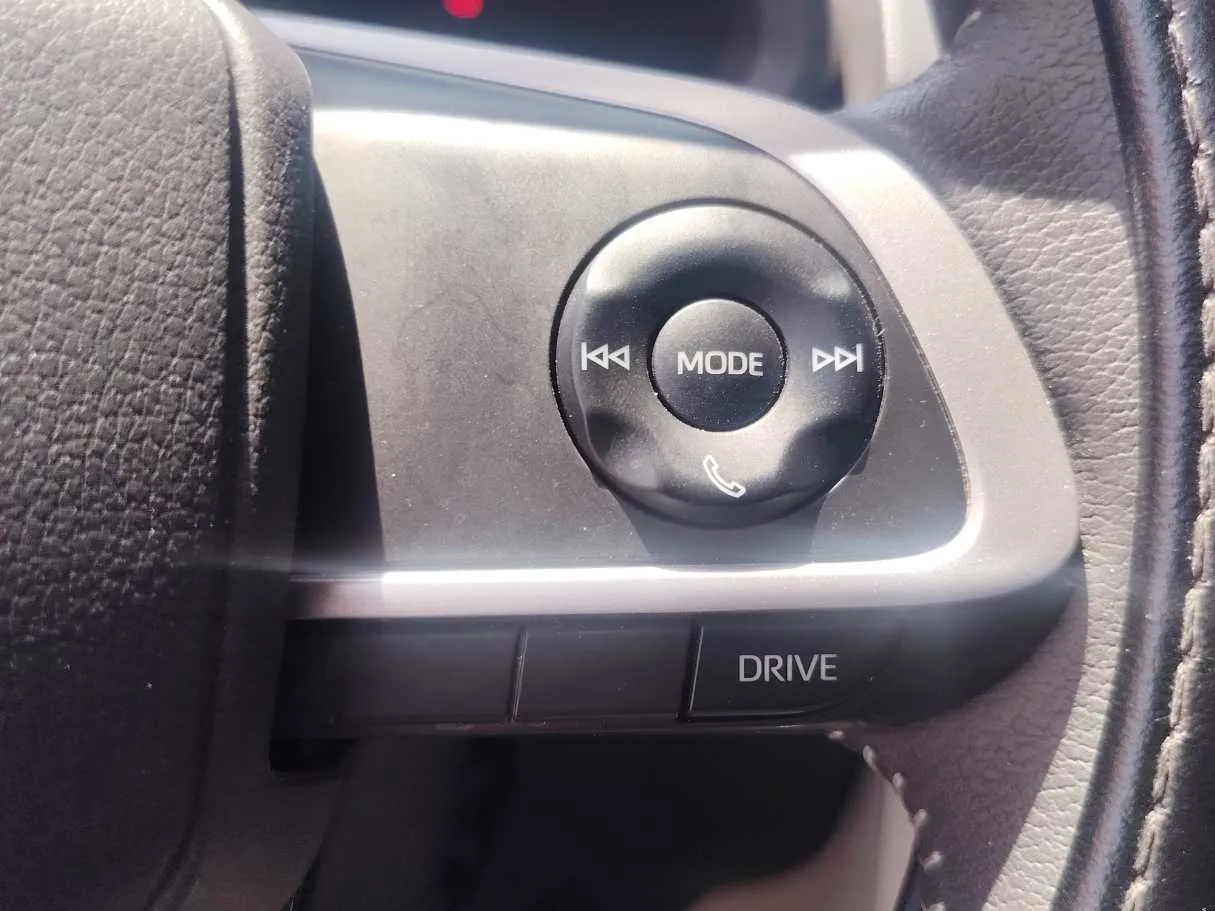 Car image 27
