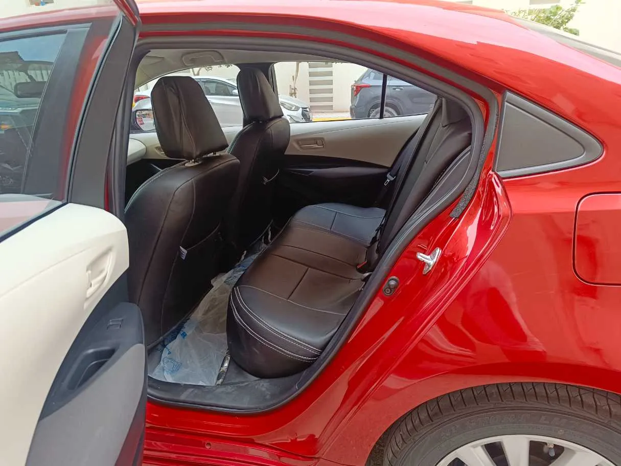 Car image 15