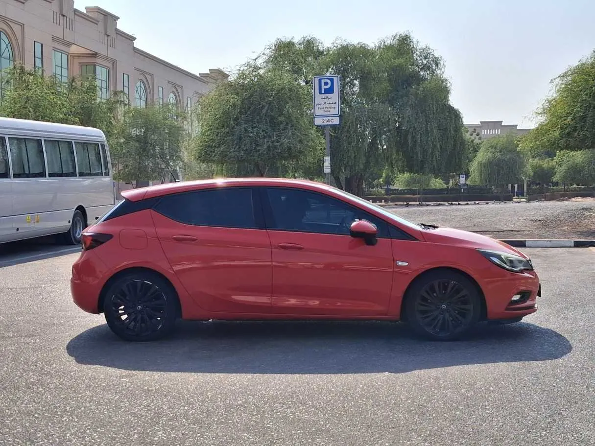 Car image 8