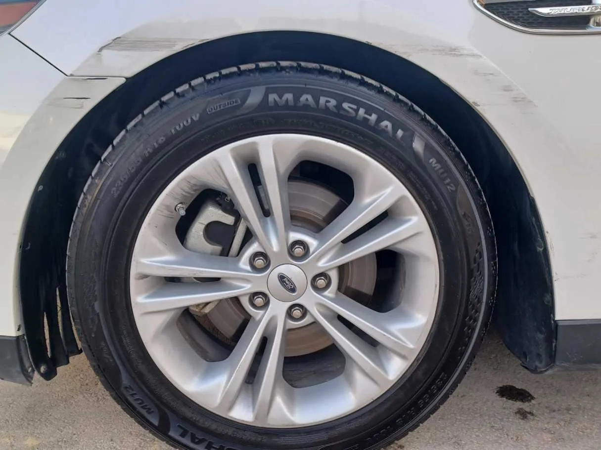 Car image 9