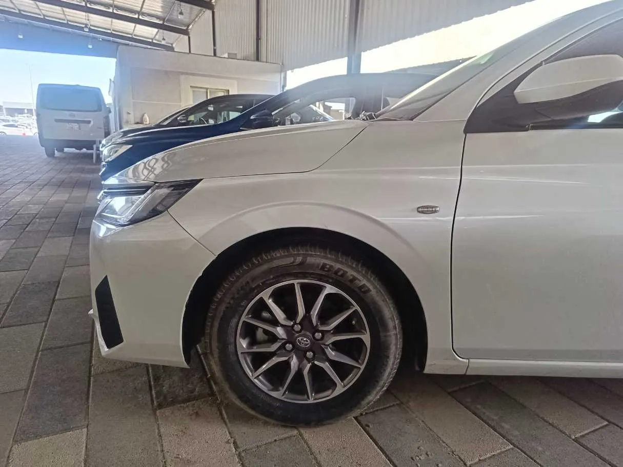 Car image 7
