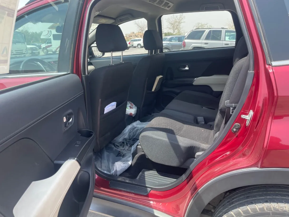 Car image 15
