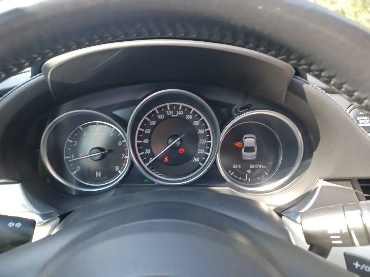 Car image 16