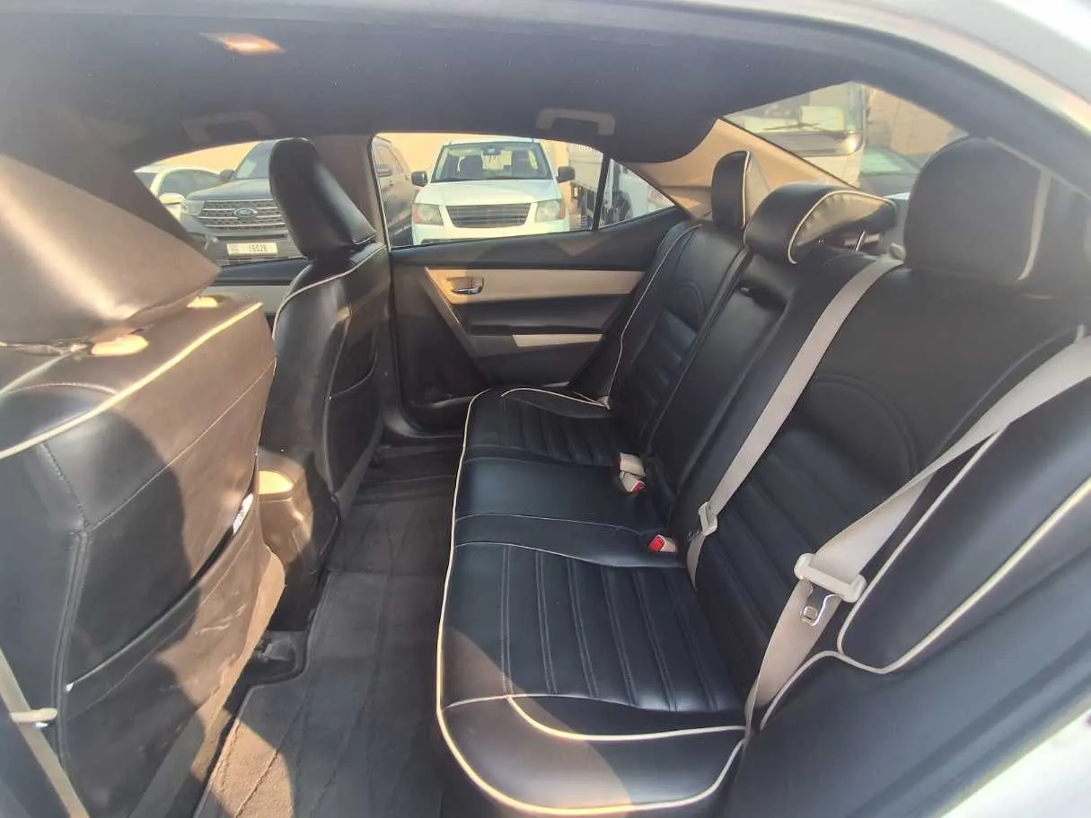 Car image 13