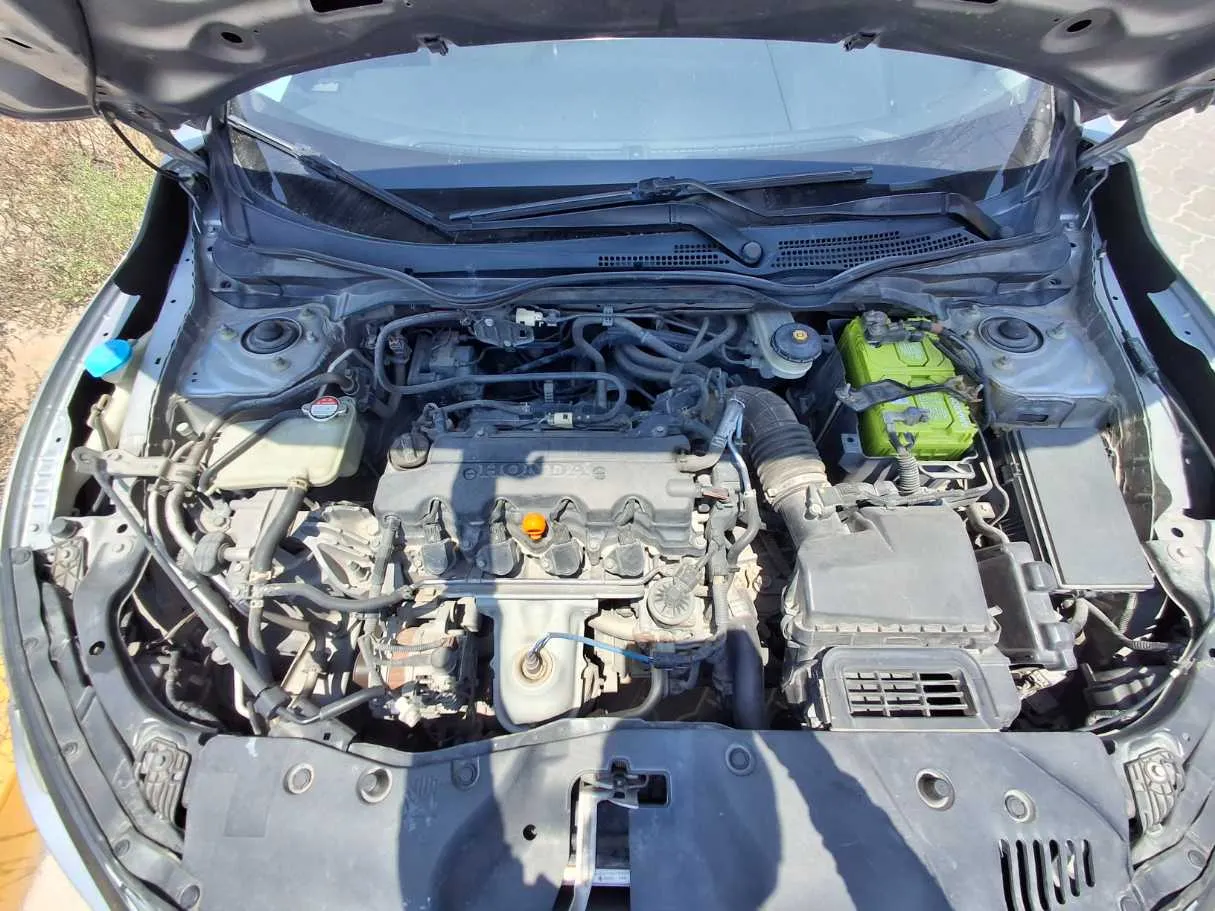 Car image 18