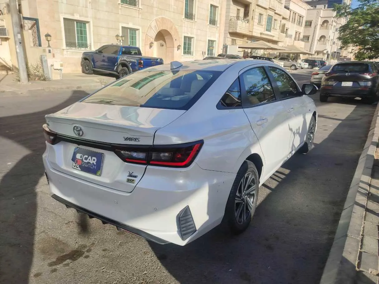 Car image 5