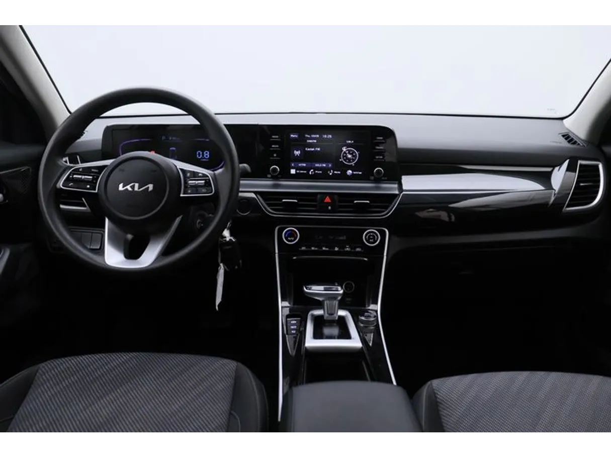 Car image 14