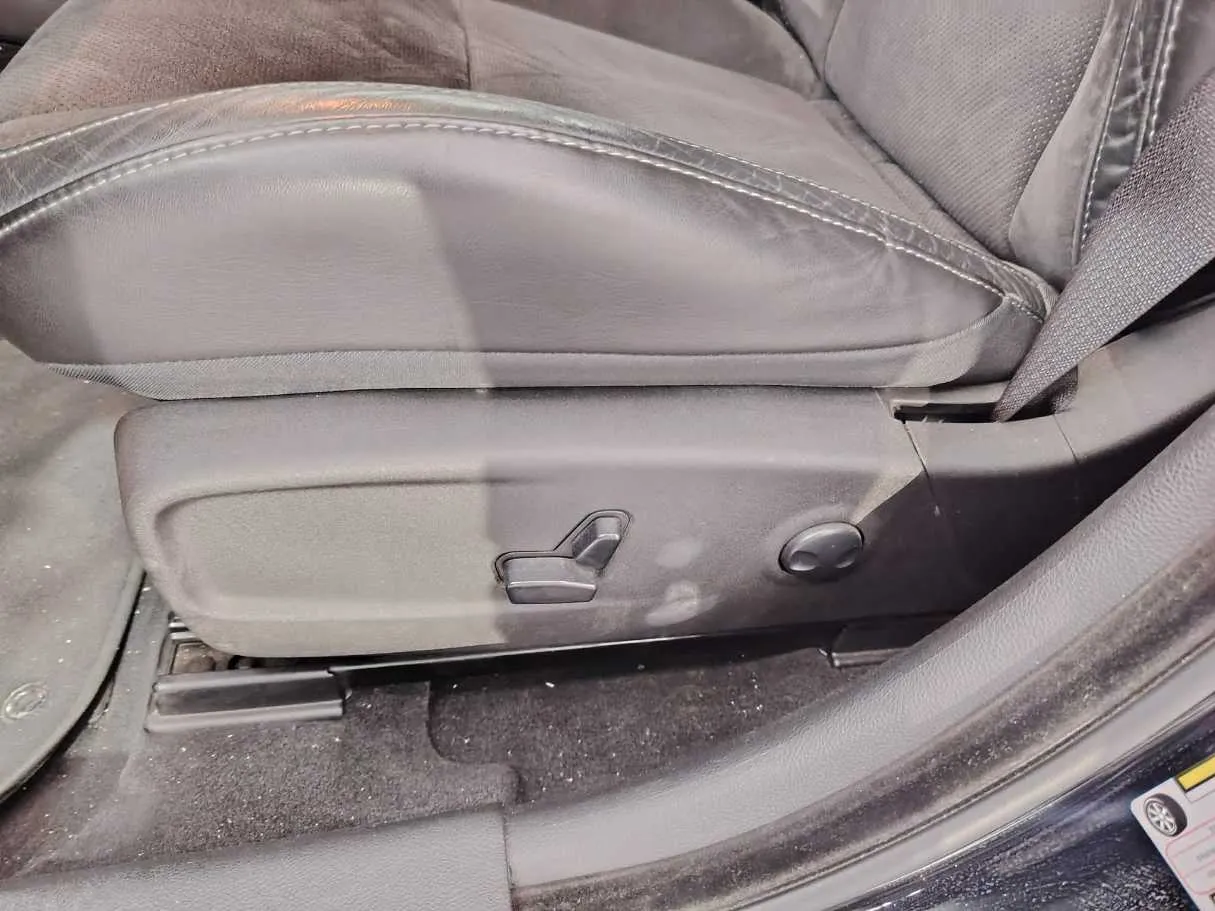 Car image 31