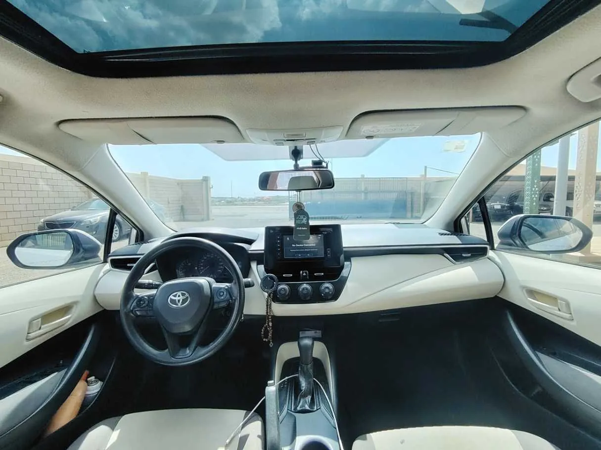 Car image 18