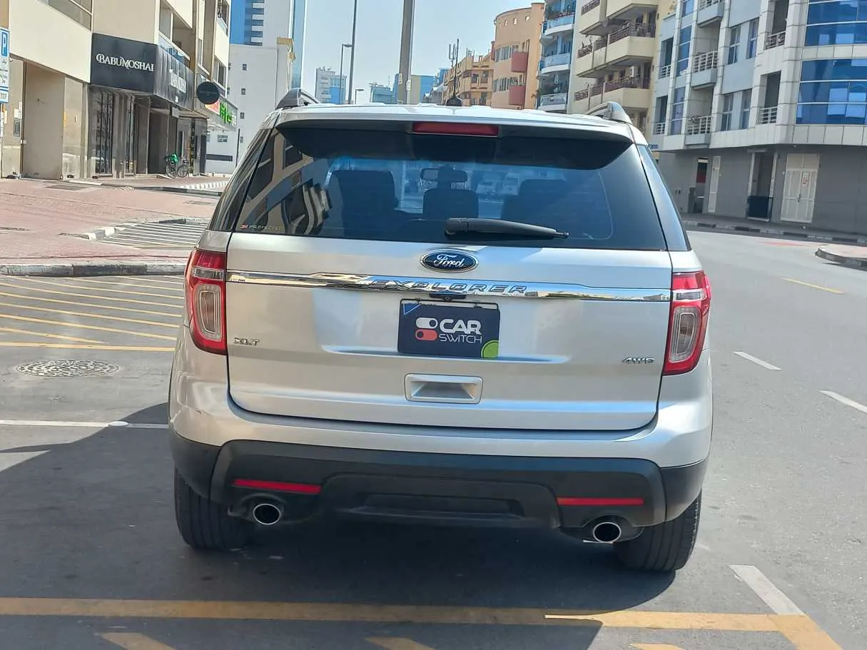 Car image 6
