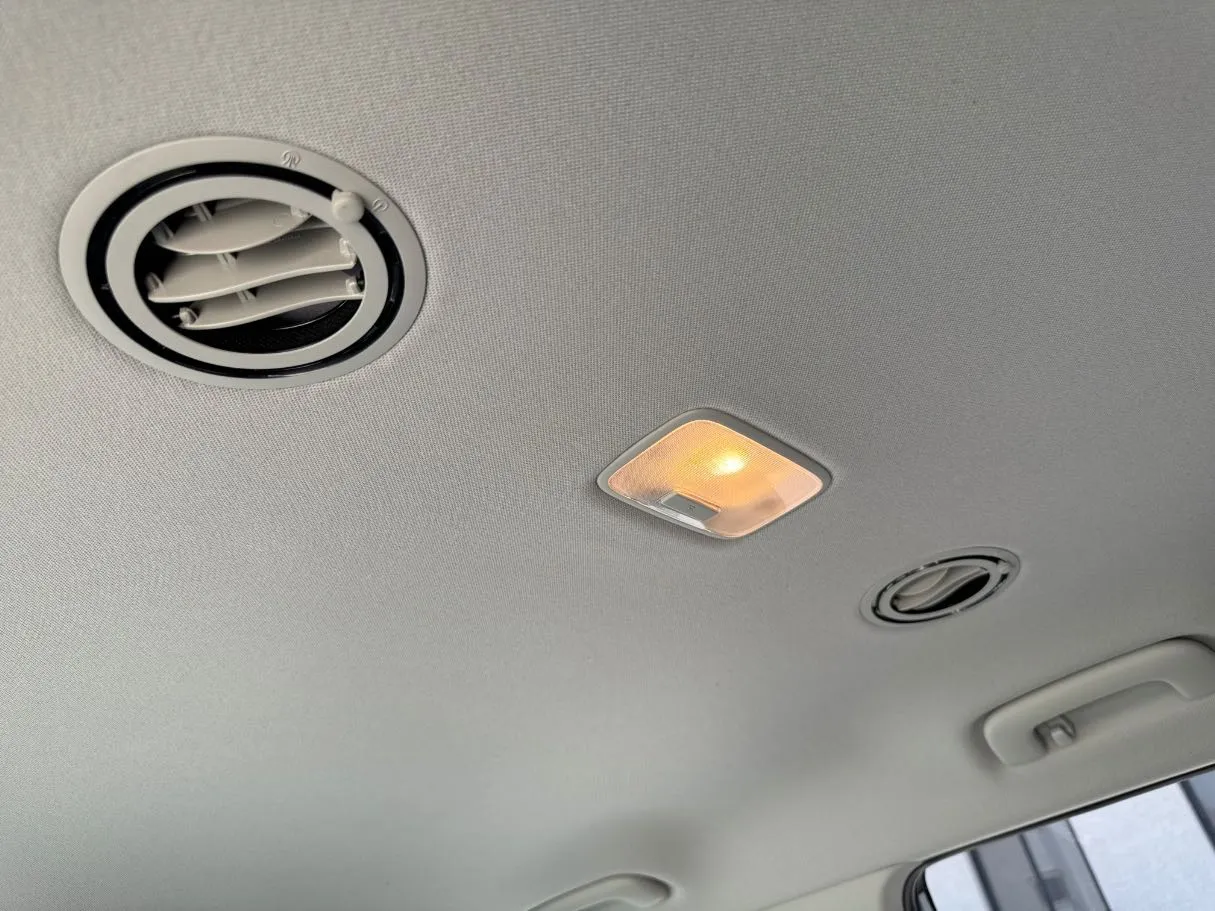 Car image 24