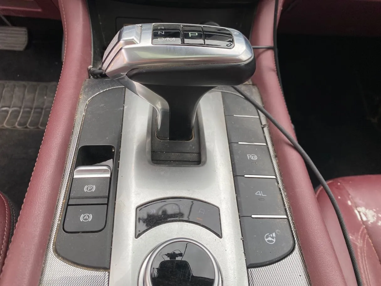 Car image 16