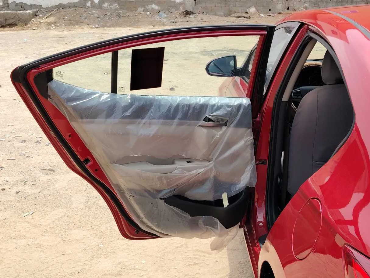 Car image 14