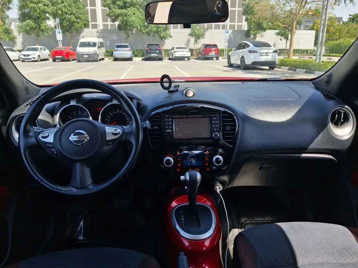 Car image 16
