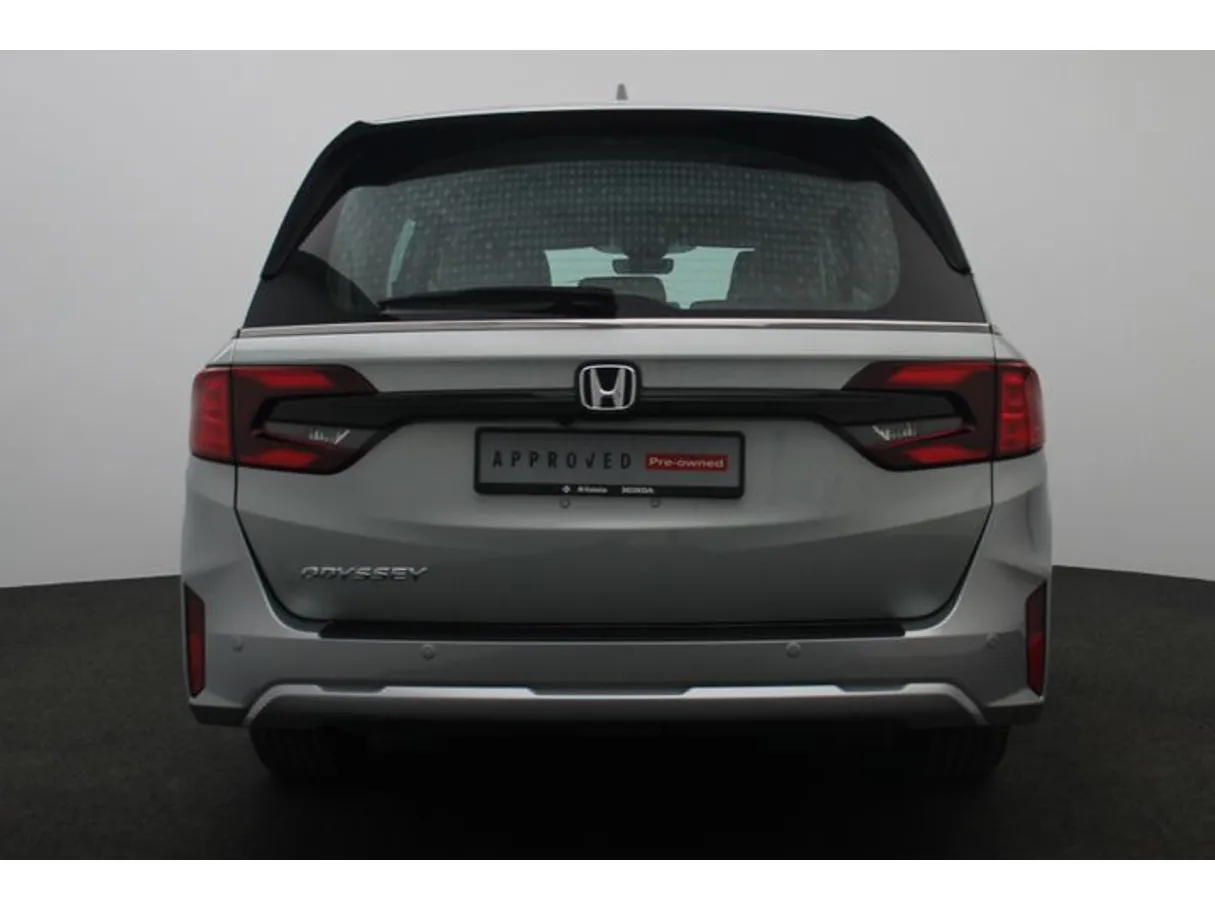 Car image 11