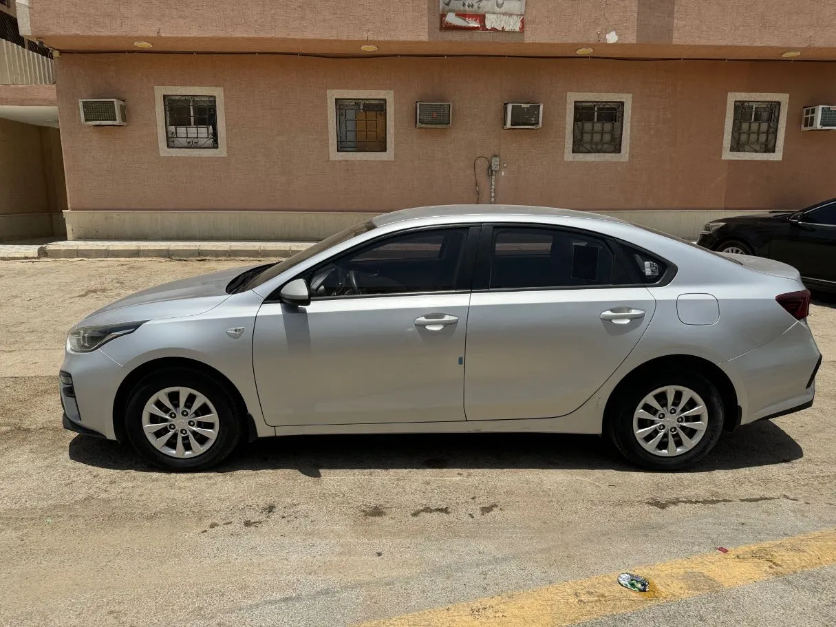 Car image 8