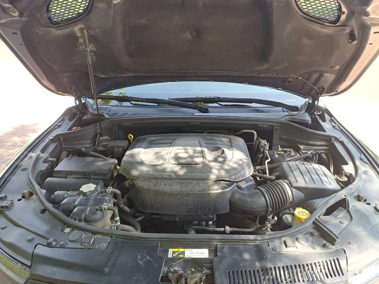 Car image 25