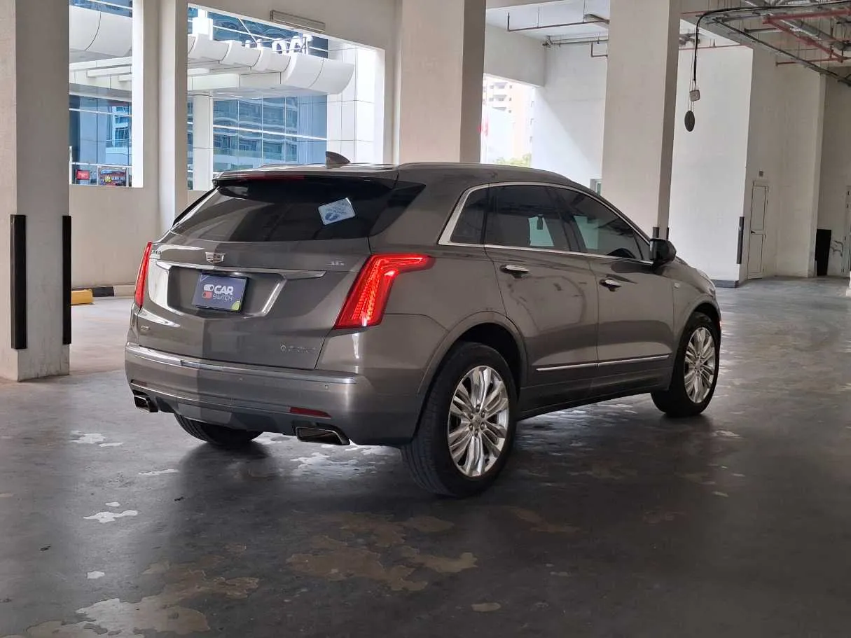 Car image 6
